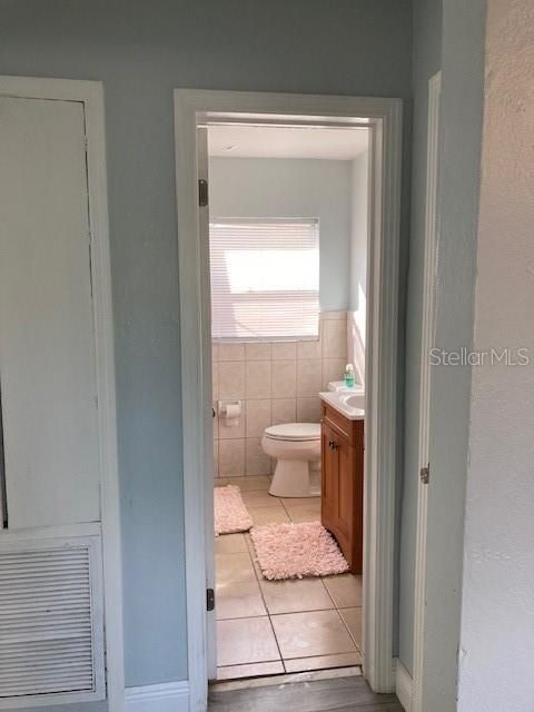 For Rent: $1,600 (2 beds, 1 baths, 690 Square Feet)