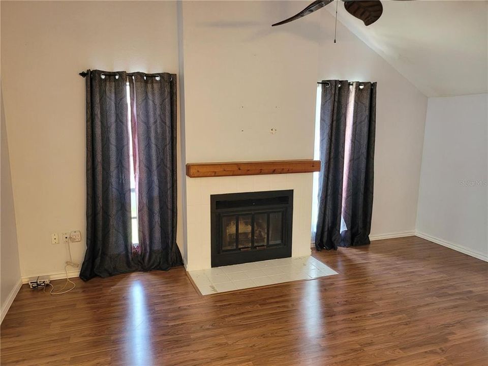 For Sale: $380,000 (3 beds, 2 baths, 1513 Square Feet)