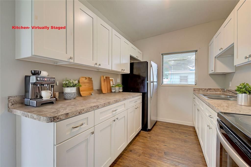 Kitchen - VIRTUALLY STAGED