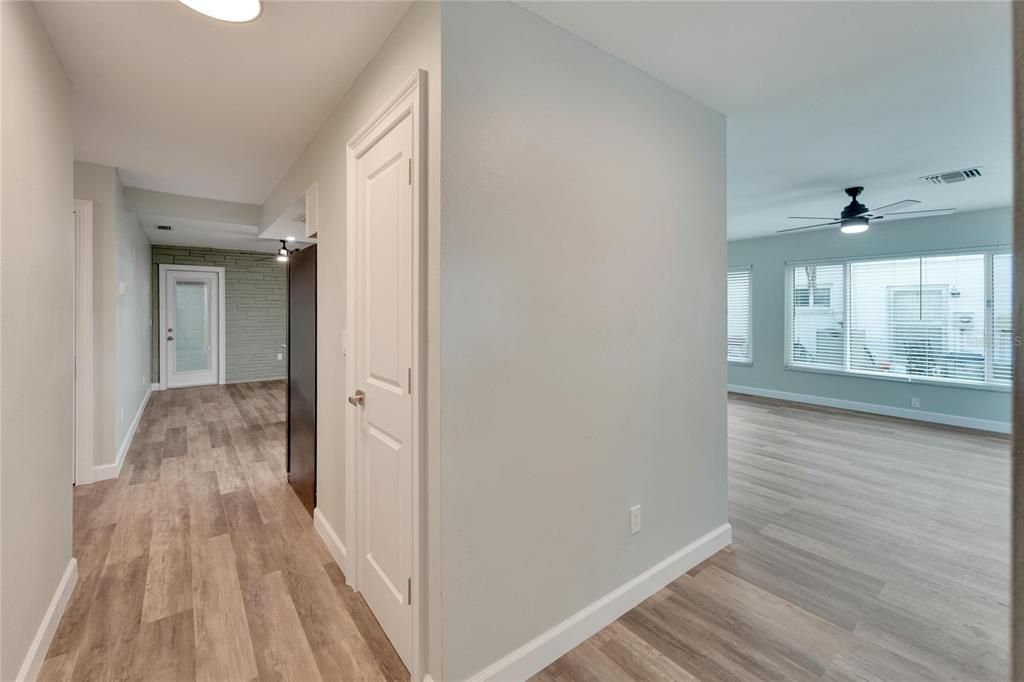 For Sale: $499,900 (2 beds, 2 baths, 1644 Square Feet)