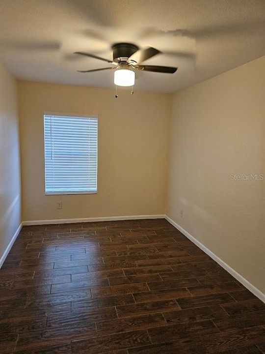 For Sale: $200,000 (2 beds, 1 baths, 884 Square Feet)