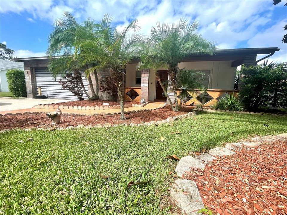 For Sale: $379,000 (4 beds, 2 baths, 1316 Square Feet)