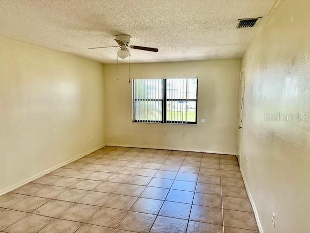 For Rent: $1,200 (2 beds, 2 baths, 933 Square Feet)