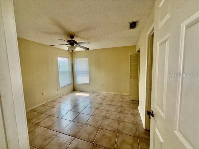 For Rent: $1,200 (2 beds, 2 baths, 933 Square Feet)