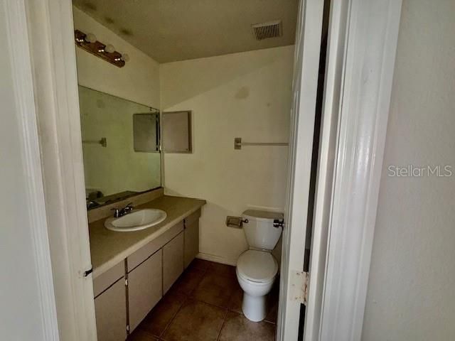 For Rent: $1,200 (2 beds, 2 baths, 933 Square Feet)