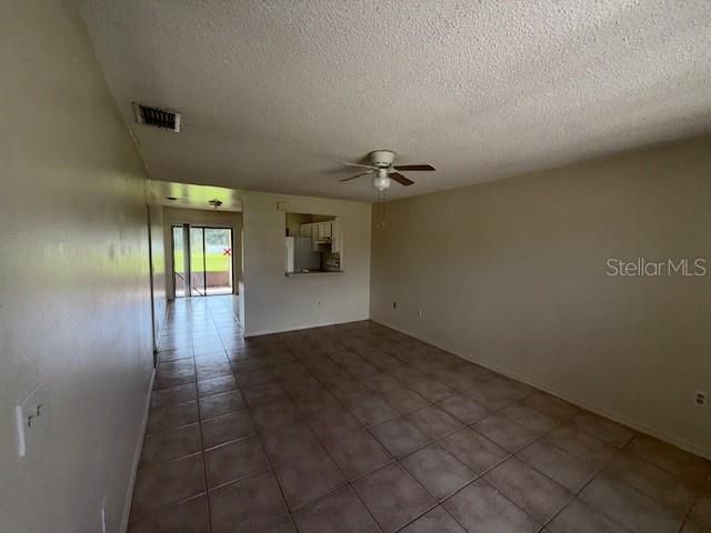 For Rent: $1,200 (2 beds, 2 baths, 933 Square Feet)