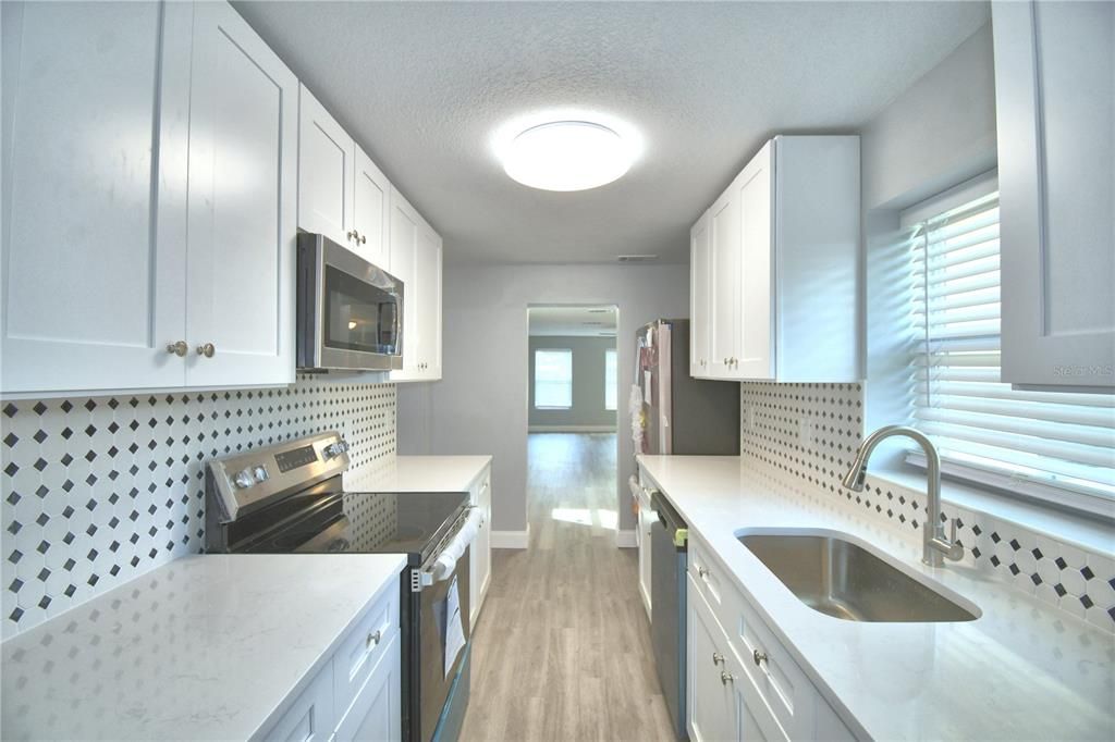 For Sale: $245,900 (3 beds, 2 baths, 1206 Square Feet)