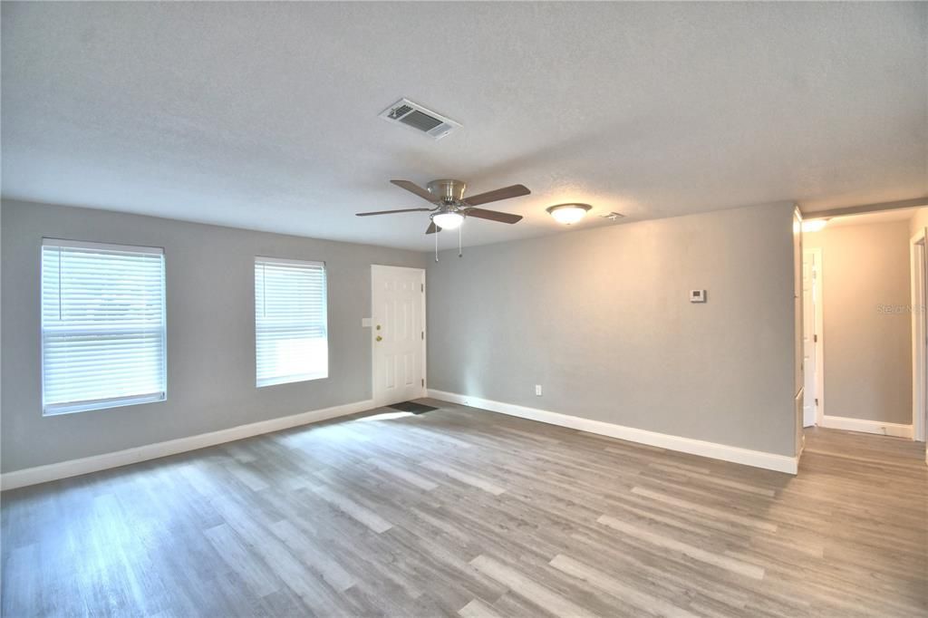 For Sale: $245,900 (3 beds, 2 baths, 1206 Square Feet)