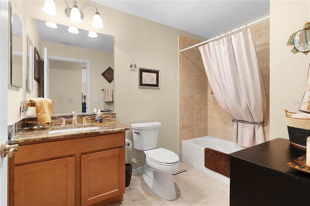 Guest Bathroom - Shower/Tub Combo