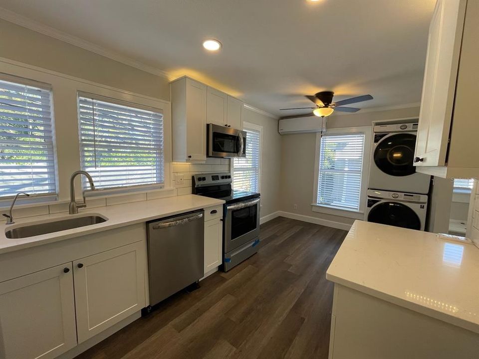 For Rent: $2,245 (2 beds, 1 baths, 580 Square Feet)