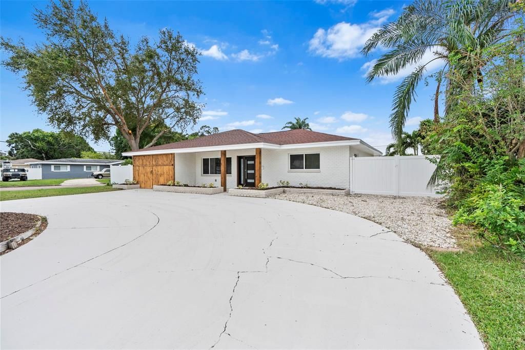 For Sale: $690,000 (3 beds, 2 baths, 1800 Square Feet)