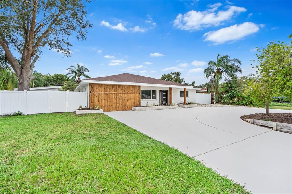 For Sale: $690,000 (3 beds, 2 baths, 1800 Square Feet)