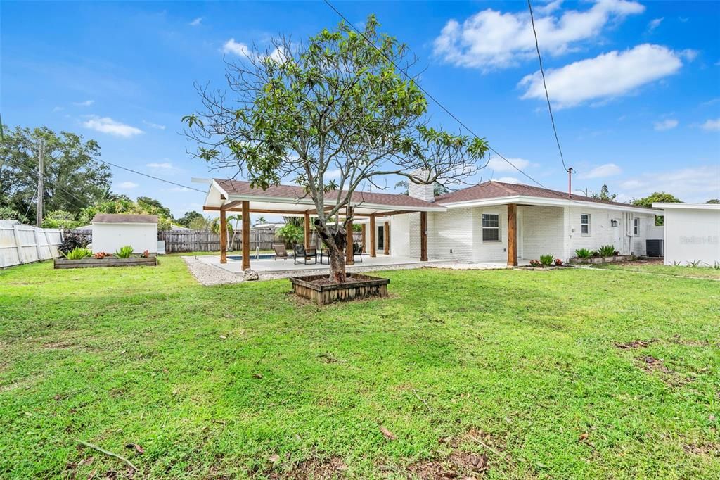 For Sale: $690,000 (3 beds, 2 baths, 1800 Square Feet)