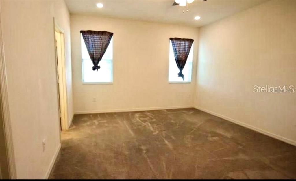 For Rent: $2,300 (4 beds, 2 baths, 1825 Square Feet)