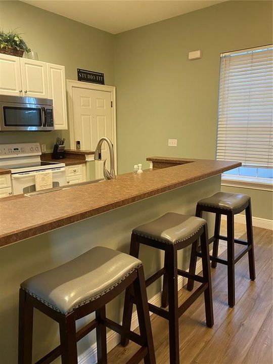 For Rent: $1,950 (1 beds, 1 baths, 624 Square Feet)