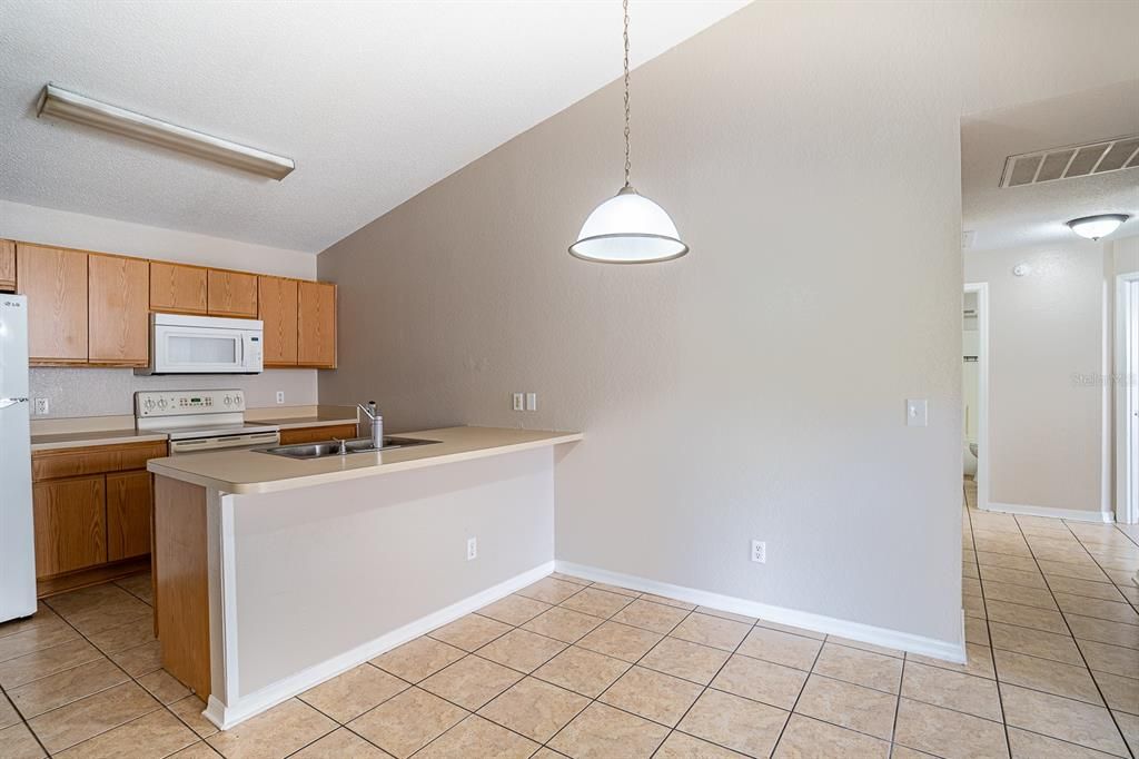 For Sale: $275,000 (4 beds, 2 baths, 1264 Square Feet)