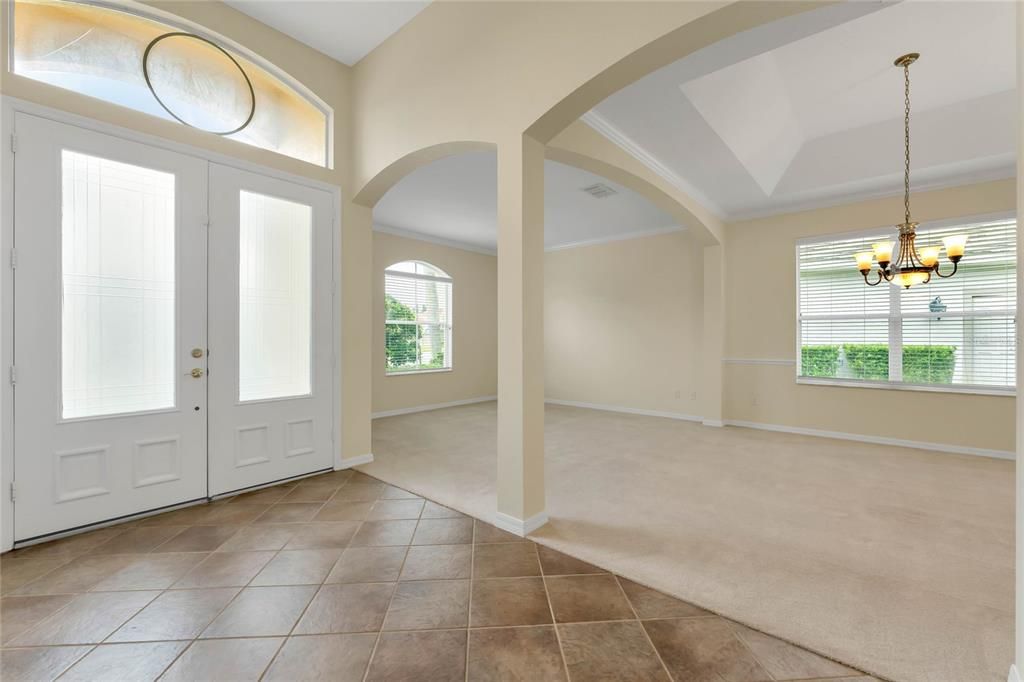 Foyer / Living Room