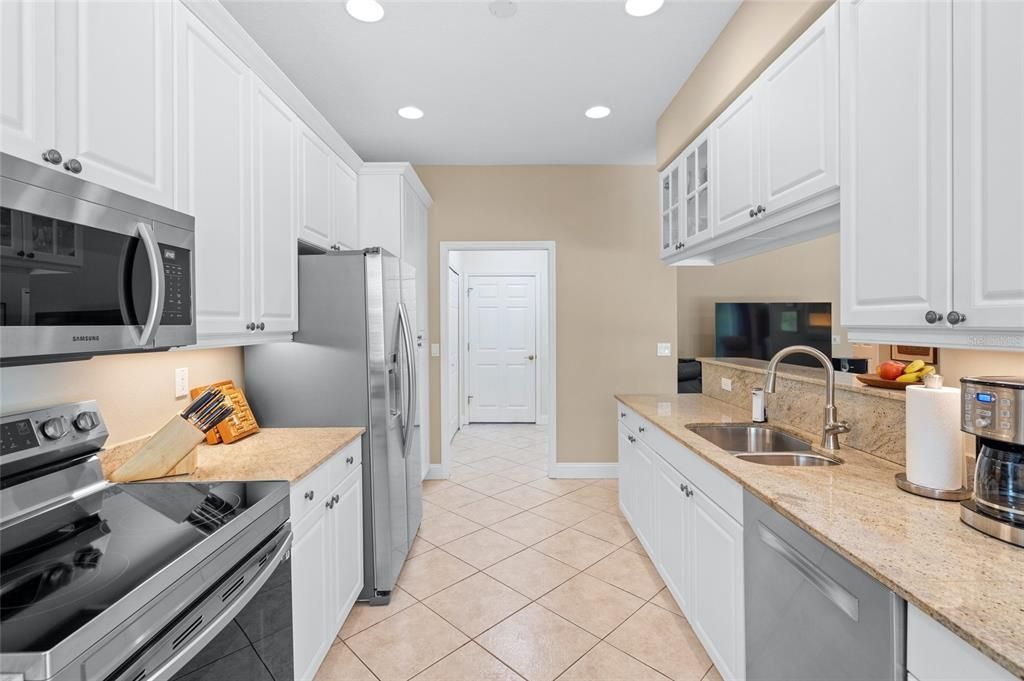 For Sale: $387,500 (3 beds, 2 baths, 1391 Square Feet)