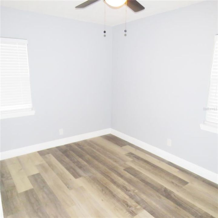 For Sale: $379,500 (4 beds, 2 baths, 1307 Square Feet)