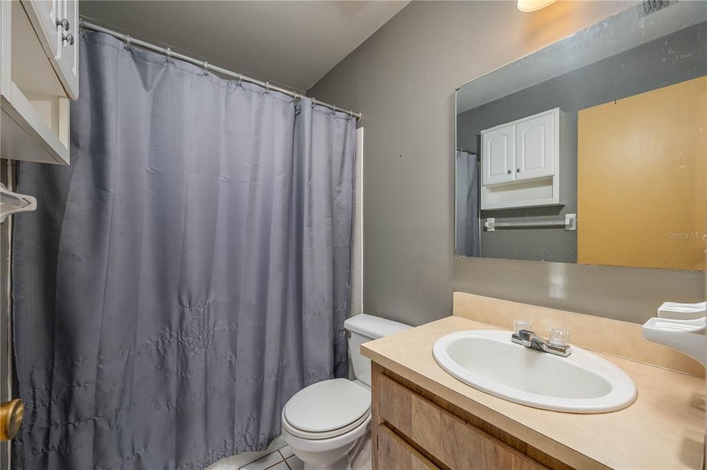 For Sale: $225,000 (2 beds, 2 baths, 1053 Square Feet)