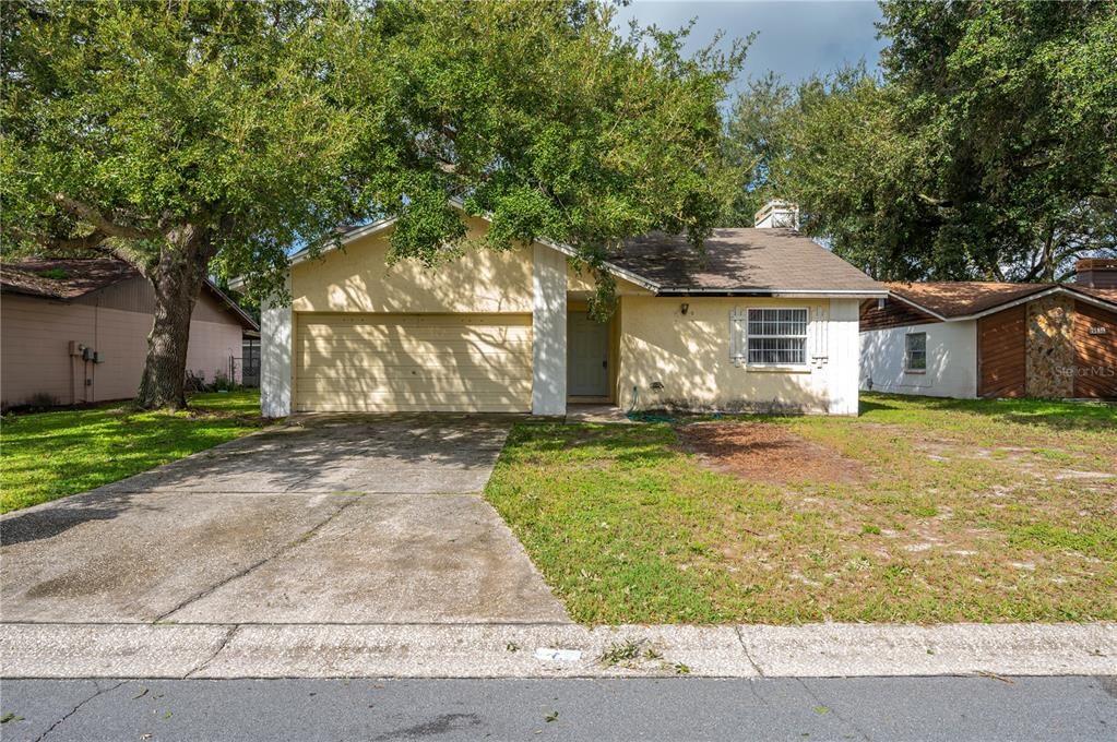 Active With Contract: $225,000 (2 beds, 2 baths, 1053 Square Feet)