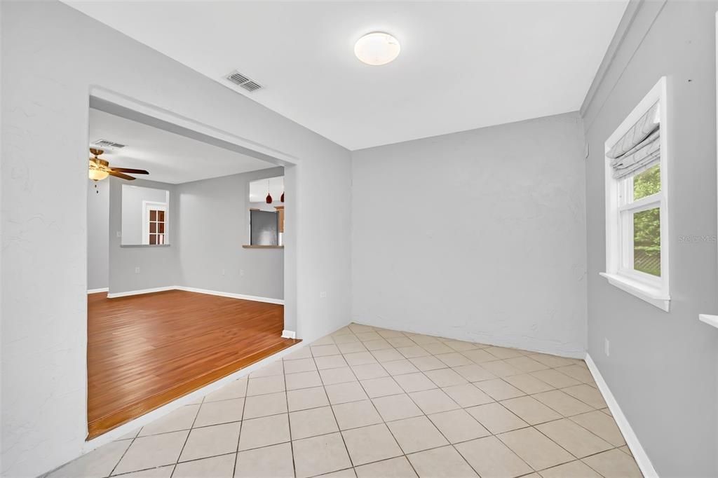 For Sale: $270,000 (2 beds, 2 baths, 1320 Square Feet)