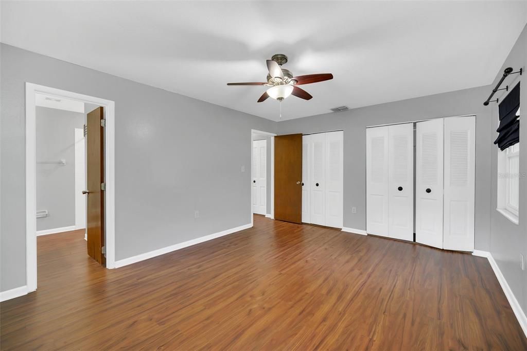 For Sale: $270,000 (2 beds, 2 baths, 1320 Square Feet)