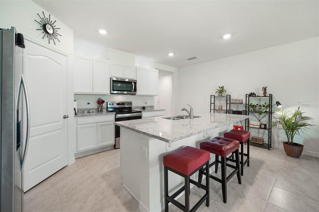 For Sale: $464,990 (4 beds, 2 baths, 1828 Square Feet)