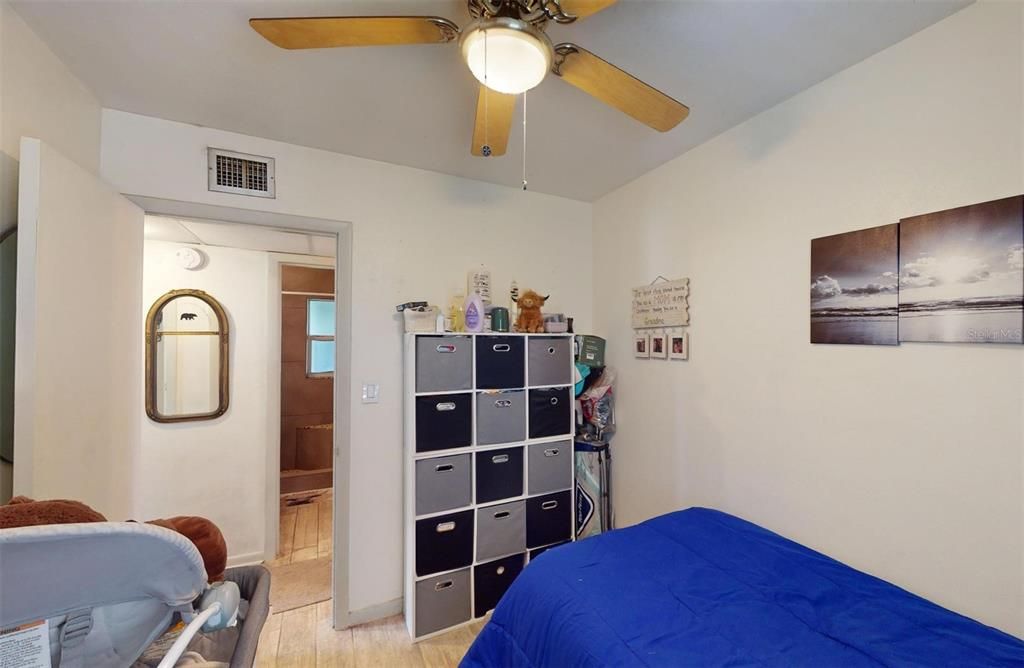 For Sale: $215,000 (3 beds, 1 baths, 1104 Square Feet)