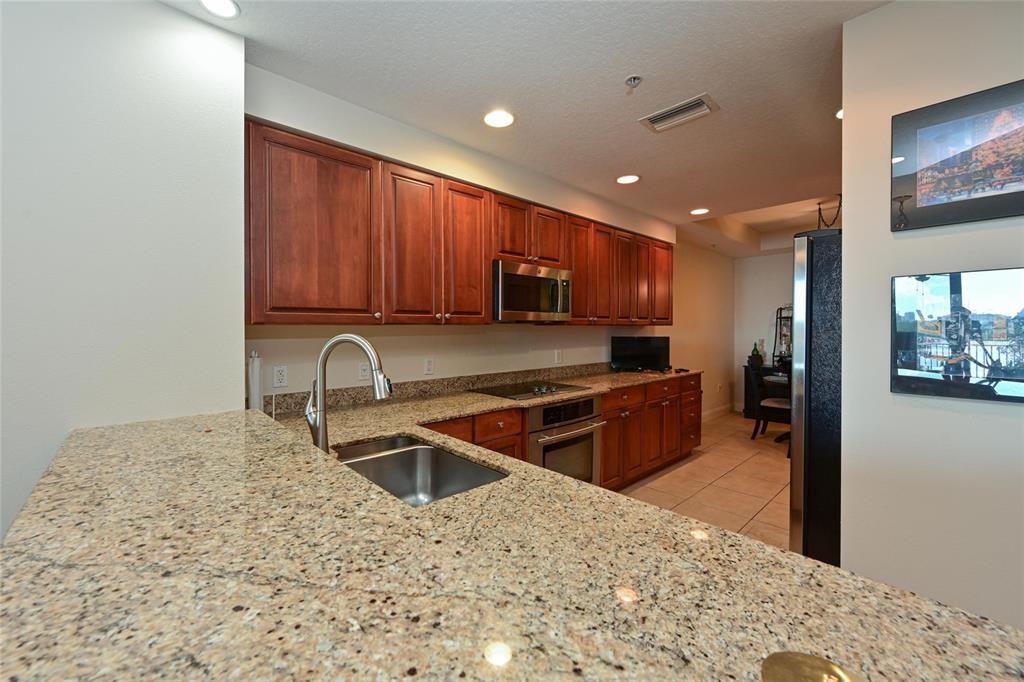 For Sale: $474,500 (2 beds, 2 baths, 1758 Square Feet)