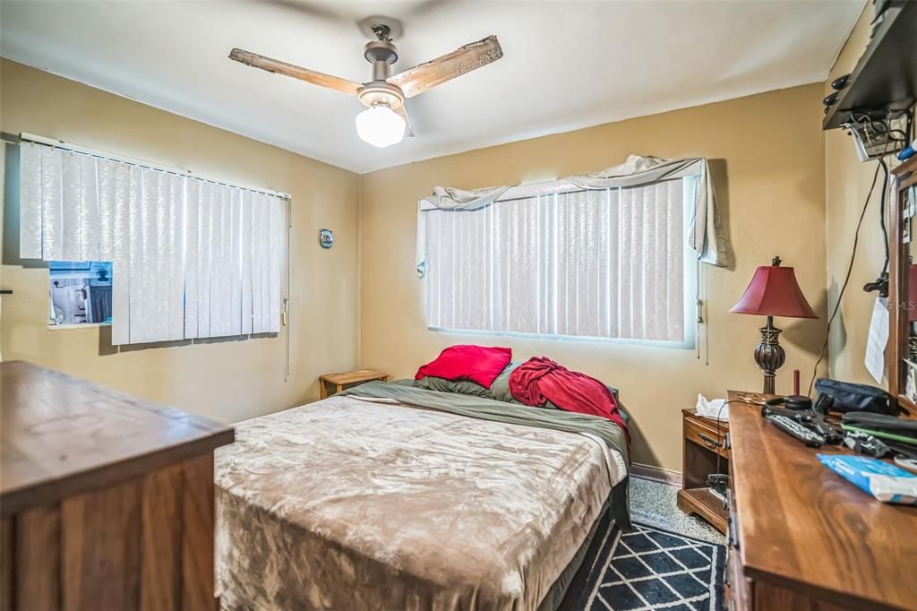 For Sale: $299,000 (2 beds, 2 baths, 1115 Square Feet)