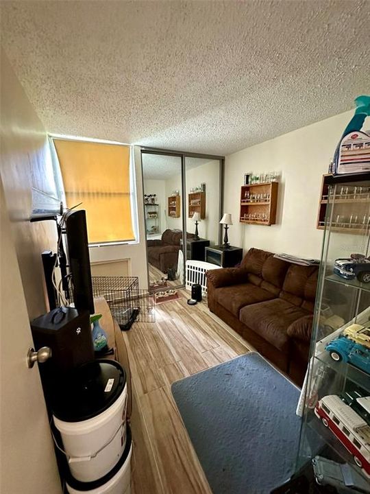 For Rent: $1,900 (3 beds, 2 baths, 1152 Square Feet)