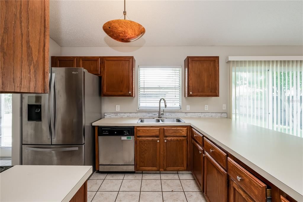 For Rent: $2,355 (3 beds, 2 baths, 1476 Square Feet)