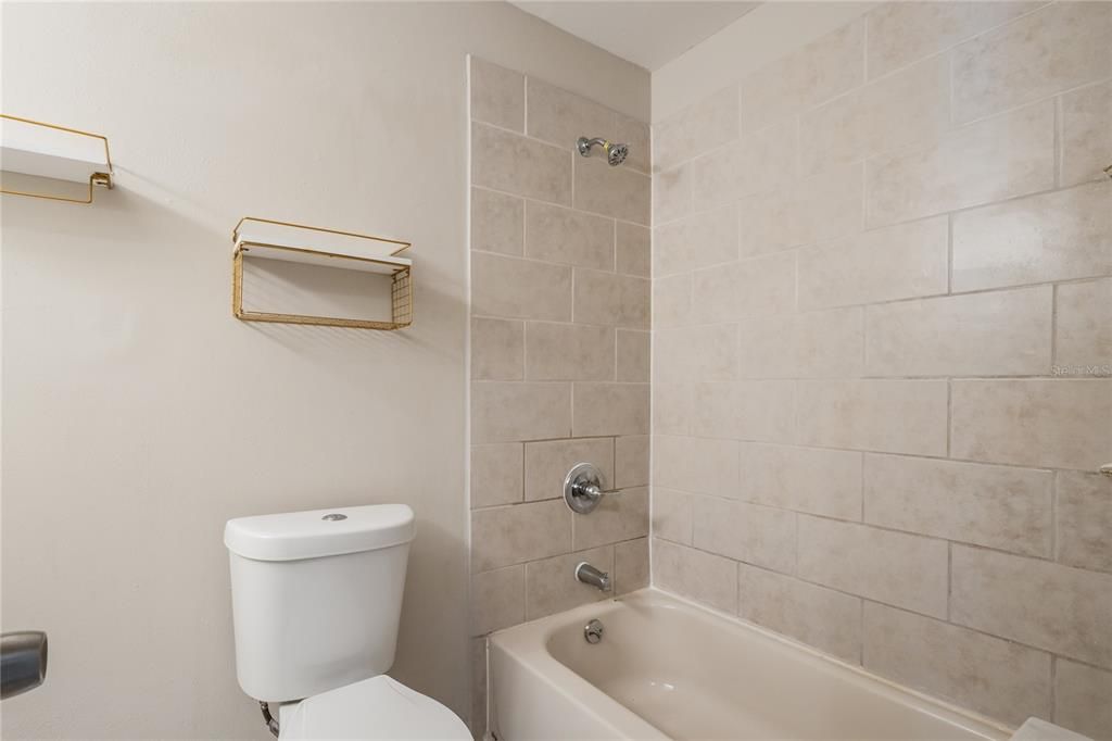 For Rent: $2,355 (3 beds, 2 baths, 1476 Square Feet)