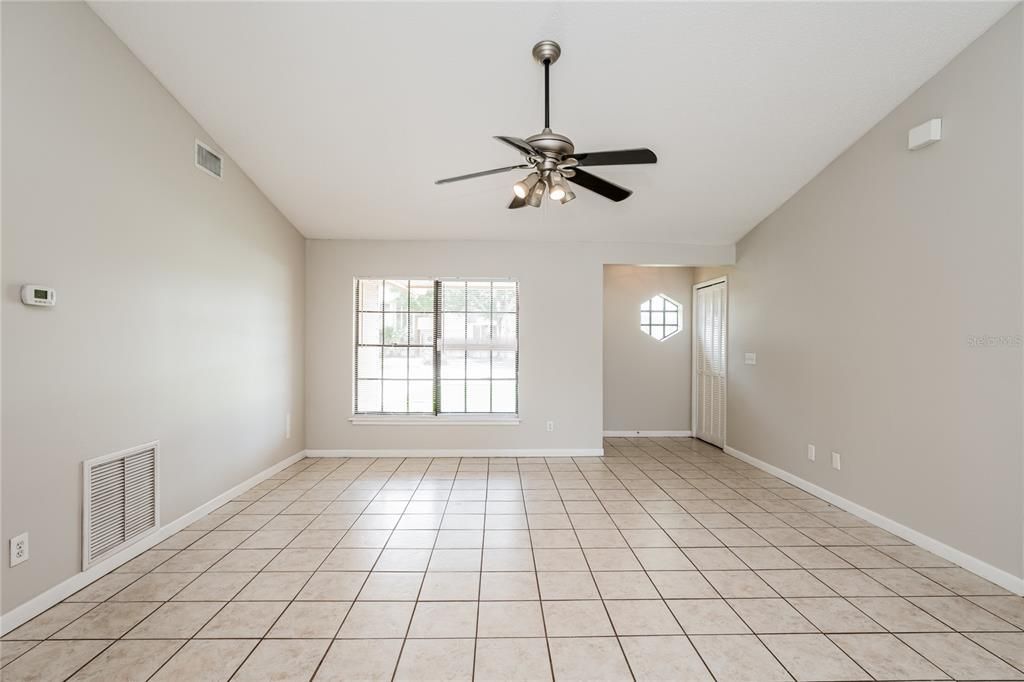 For Rent: $2,355 (3 beds, 2 baths, 1476 Square Feet)