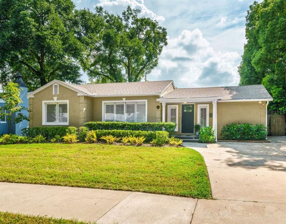 For Sale: $699,000 (4 beds, 2 baths, 1668 Square Feet)