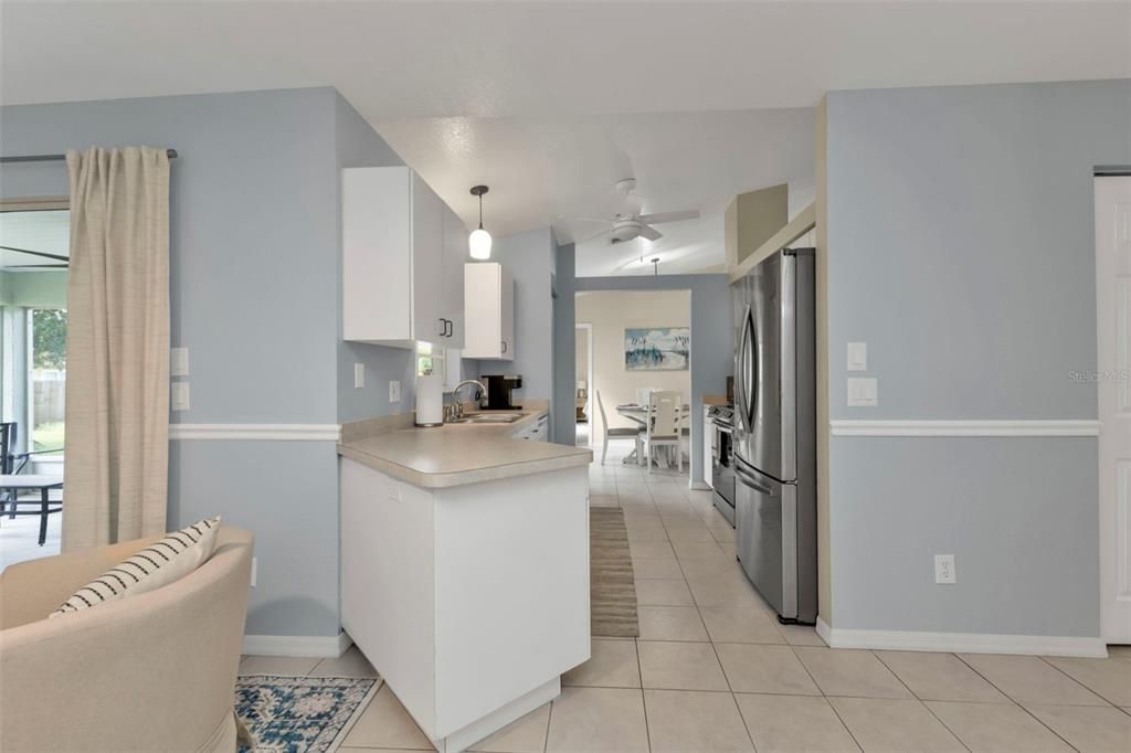 For Sale: $299,900 (3 beds, 2 baths, 1592 Square Feet)