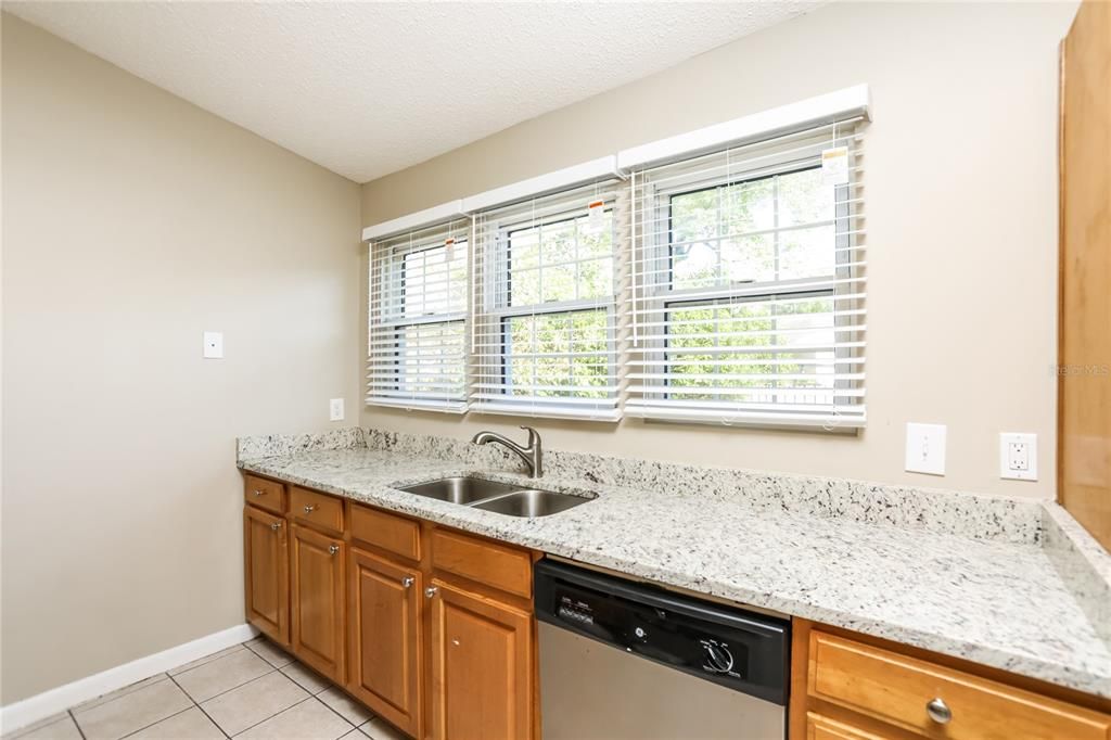 For Rent: $1,815 (3 beds, 2 baths, 1250 Square Feet)