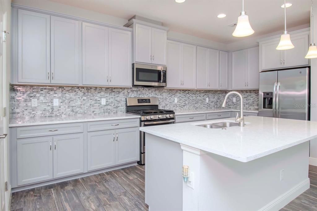 Active With Contract: $524,900 (3 beds, 2 baths, 2102 Square Feet)