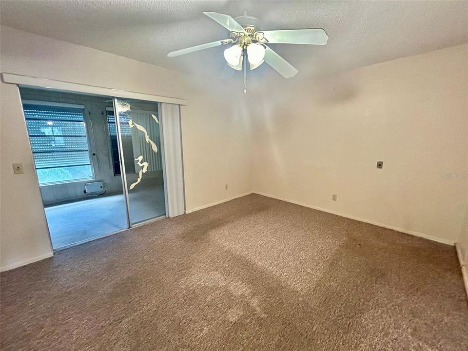 For Sale: $111,900 (1 beds, 1 baths, 825 Square Feet)