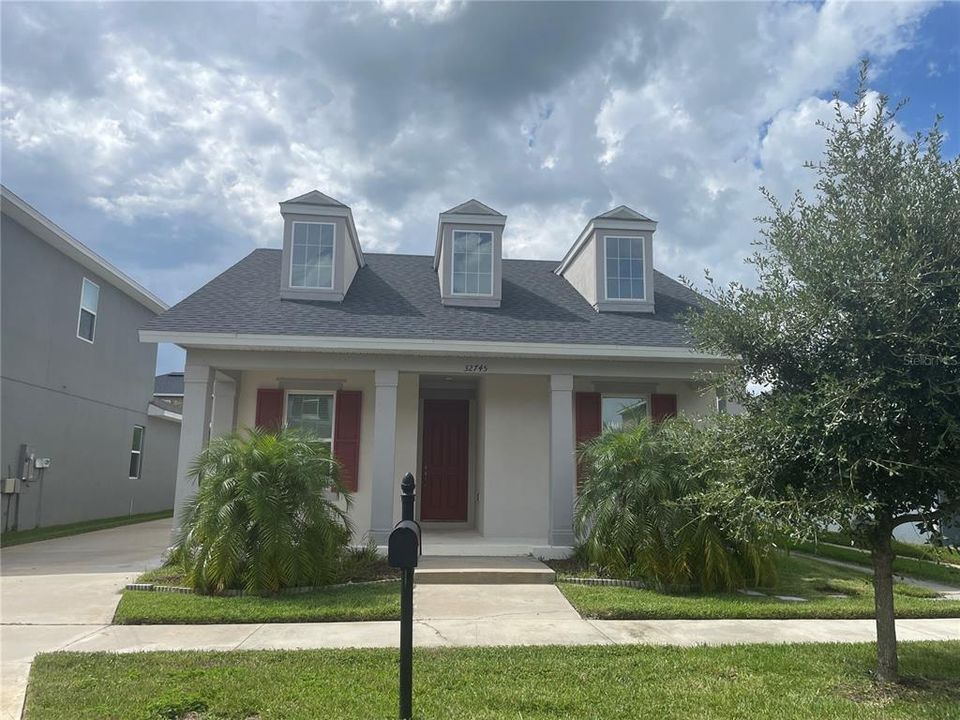 For Rent: $2,325 (3 beds, 2 baths, 1702 Square Feet)