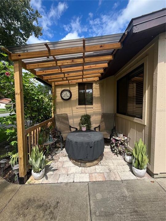 For Sale: $299,900 (2 beds, 2 baths, 1159 Square Feet)