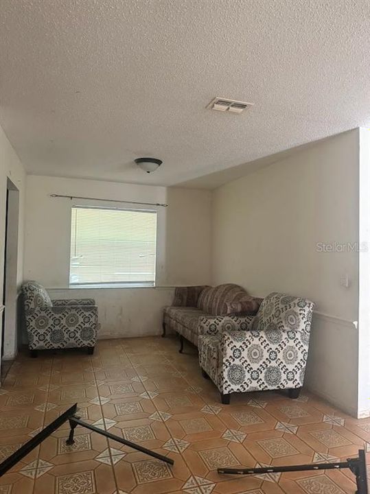 En Venta: $239,900 (3 camas, 2 baños, 1338 Pies cuadrados)