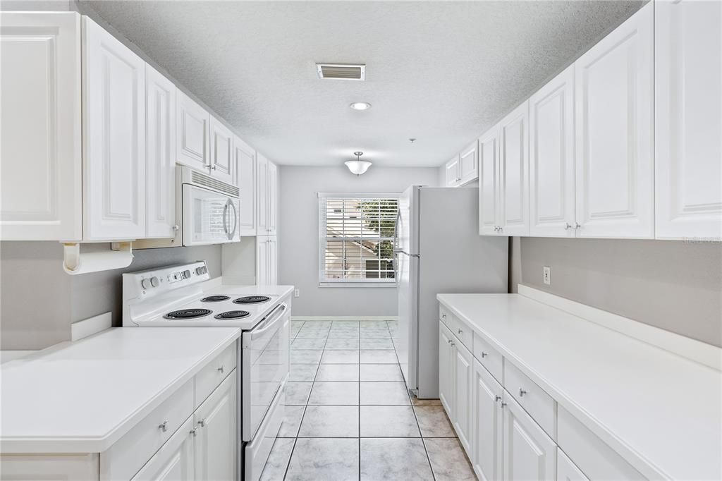 For Sale: $289,000 (2 beds, 2 baths, 1346 Square Feet)