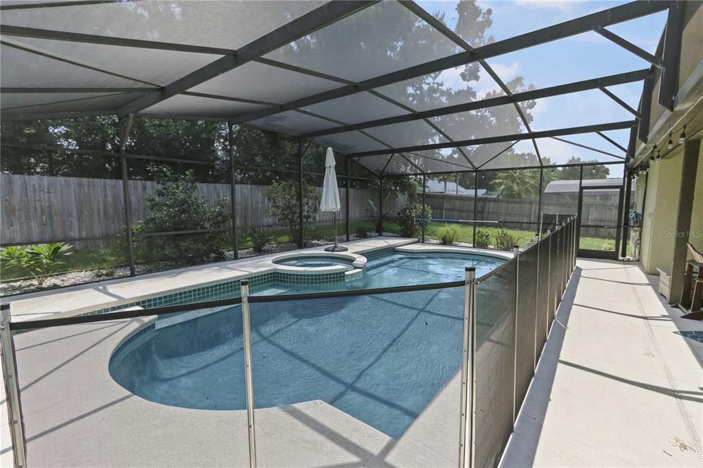 Pool with safety fence