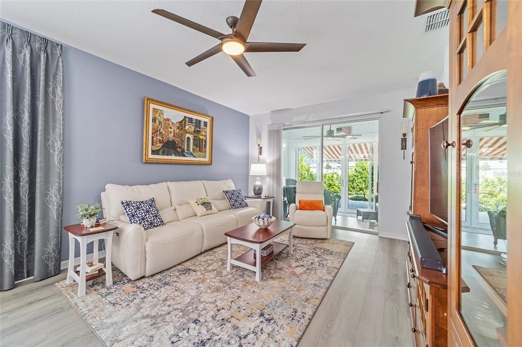 For Sale: $334,900 (3 beds, 2 baths, 1469 Square Feet)