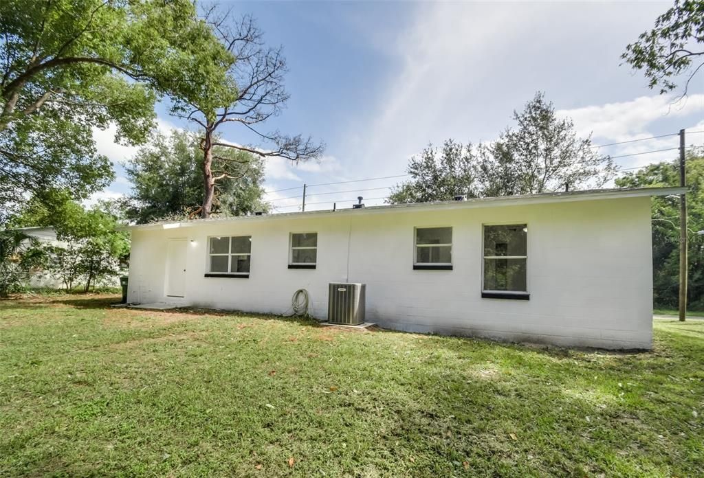 For Sale: $259,900 (3 beds, 2 baths, 1050 Square Feet)