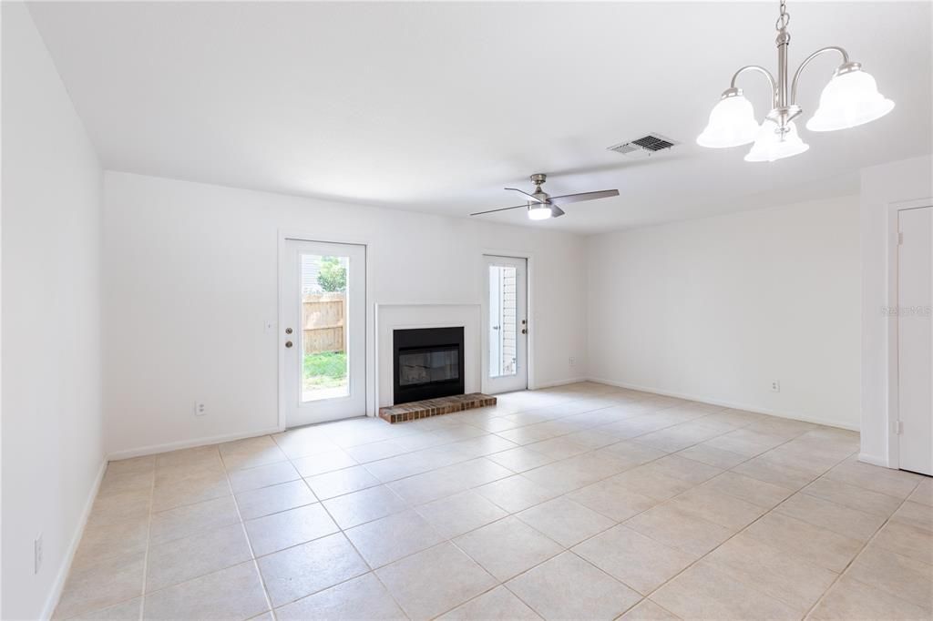 For Sale: $325,000 (3 beds, 2 baths, 1344 Square Feet)