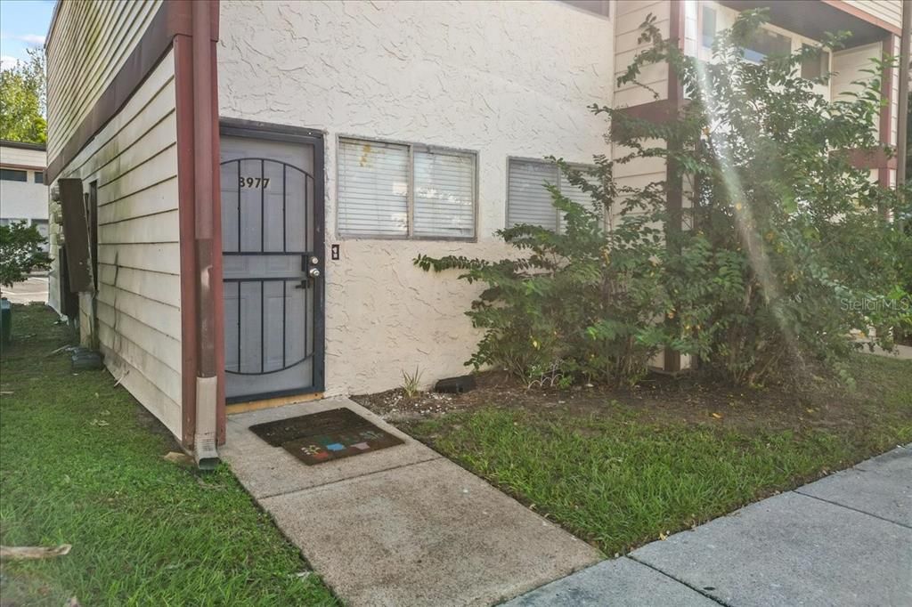 For Sale: $121,500 (1 beds, 1 baths, 762 Square Feet)