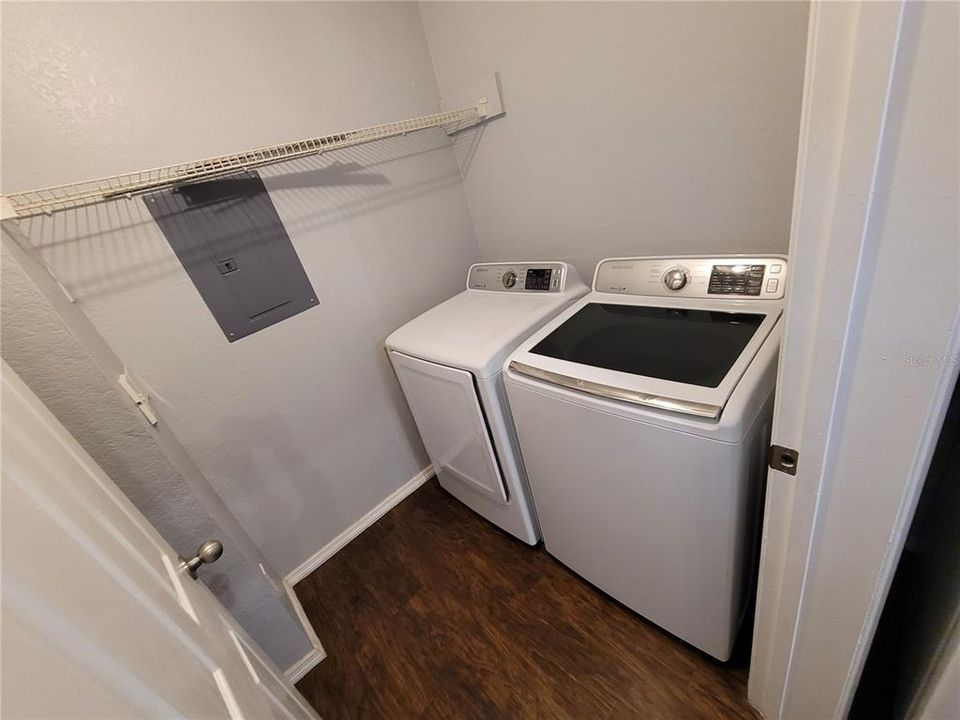 For Rent: $1,950 (3 beds, 2 baths, 1325 Square Feet)